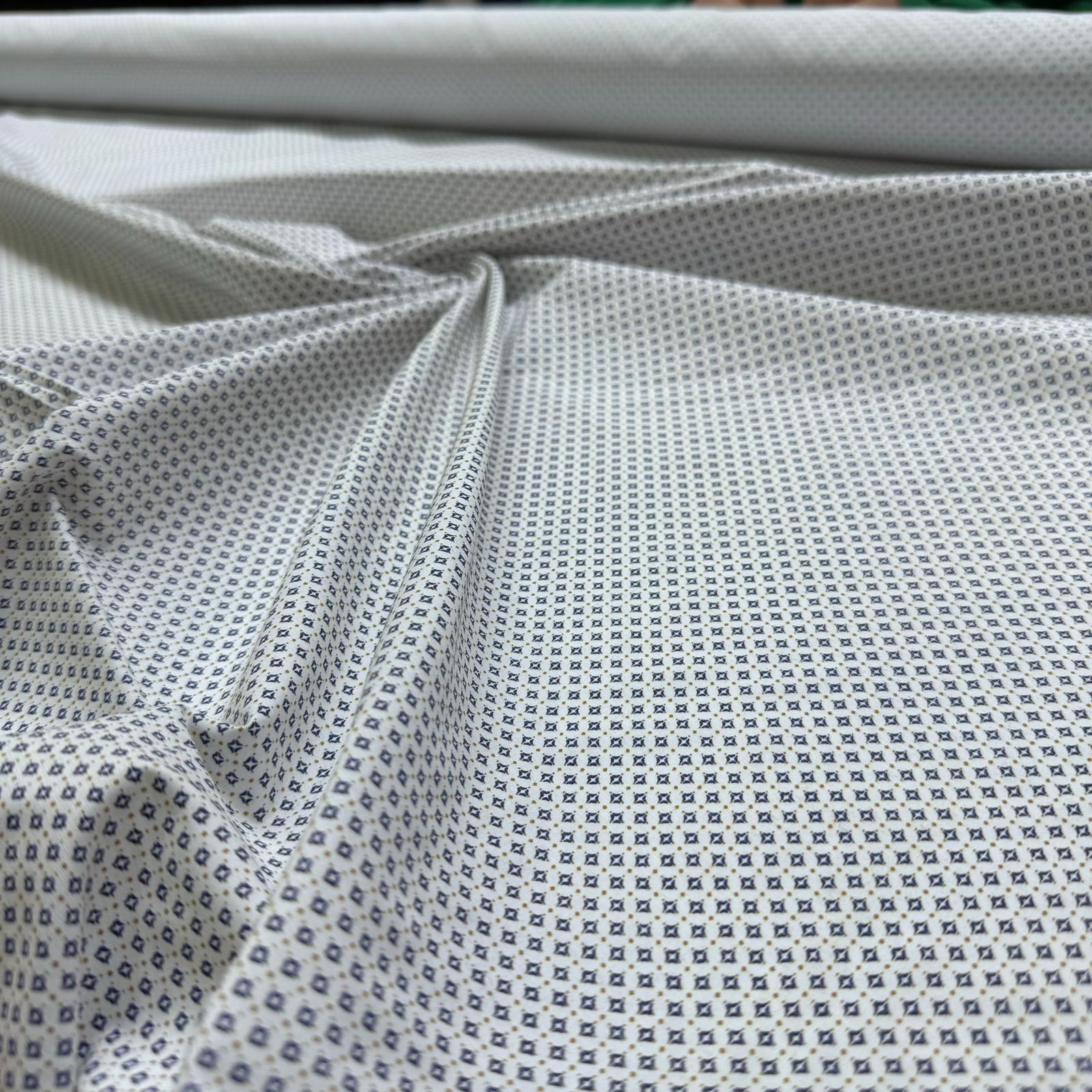 Poplin Kumaş Minik Karo Desenli Beyaz Zemin Çift En