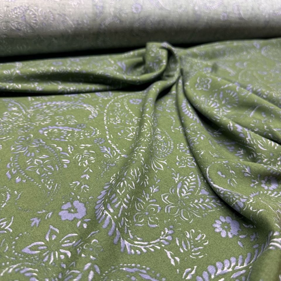 %100 Pamuk İthal Viskon Kumaş Haki Üzeri Mavi Çiçek Desenli
