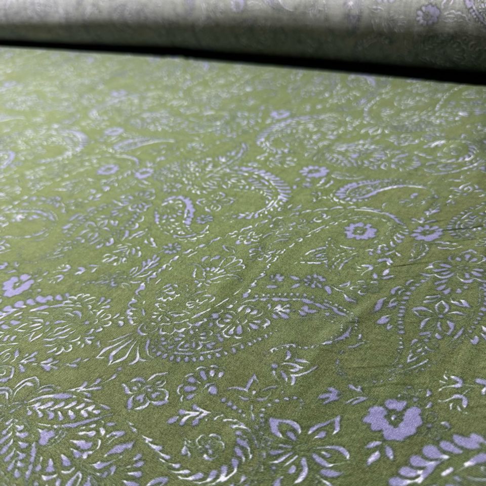 %100 Pamuk İthal Viskon Kumaş Haki Üzeri Mavi Çiçek Desenli