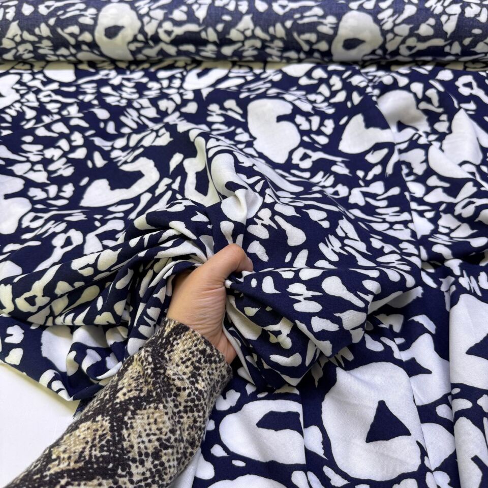 İthal Viskon Kumaş %100 Pamuk Çift En Desenli Lacivert