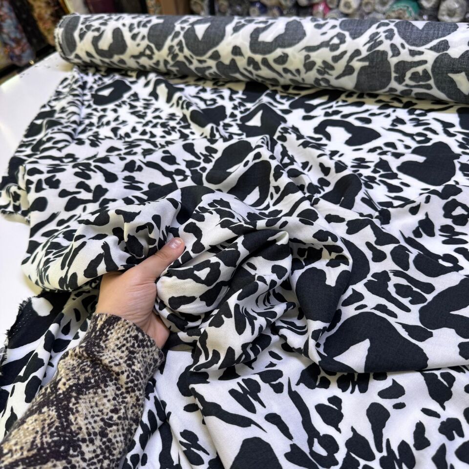 İthal Viskon Kumaş %100 Pamuk Çift En Desenli Siyah