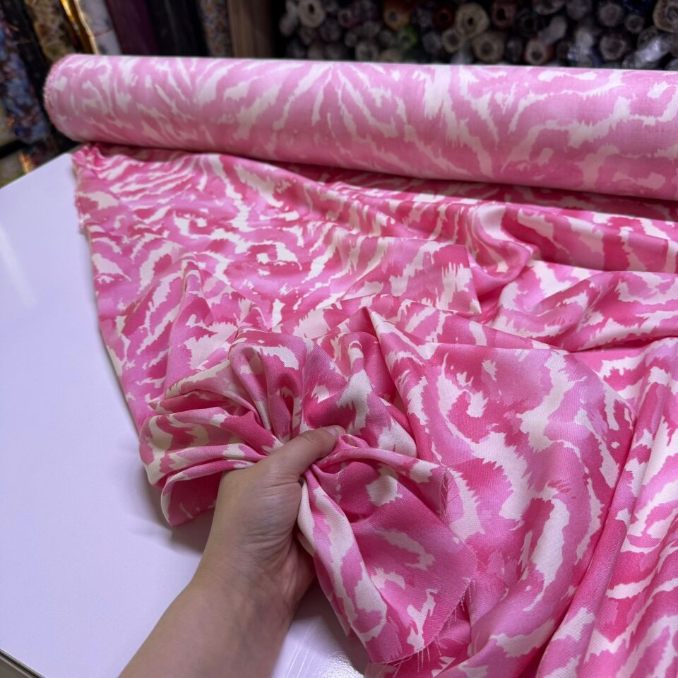 İthal Viskon Kumaş %100 Pamuk Çift En Pembe Beyaz Desenli