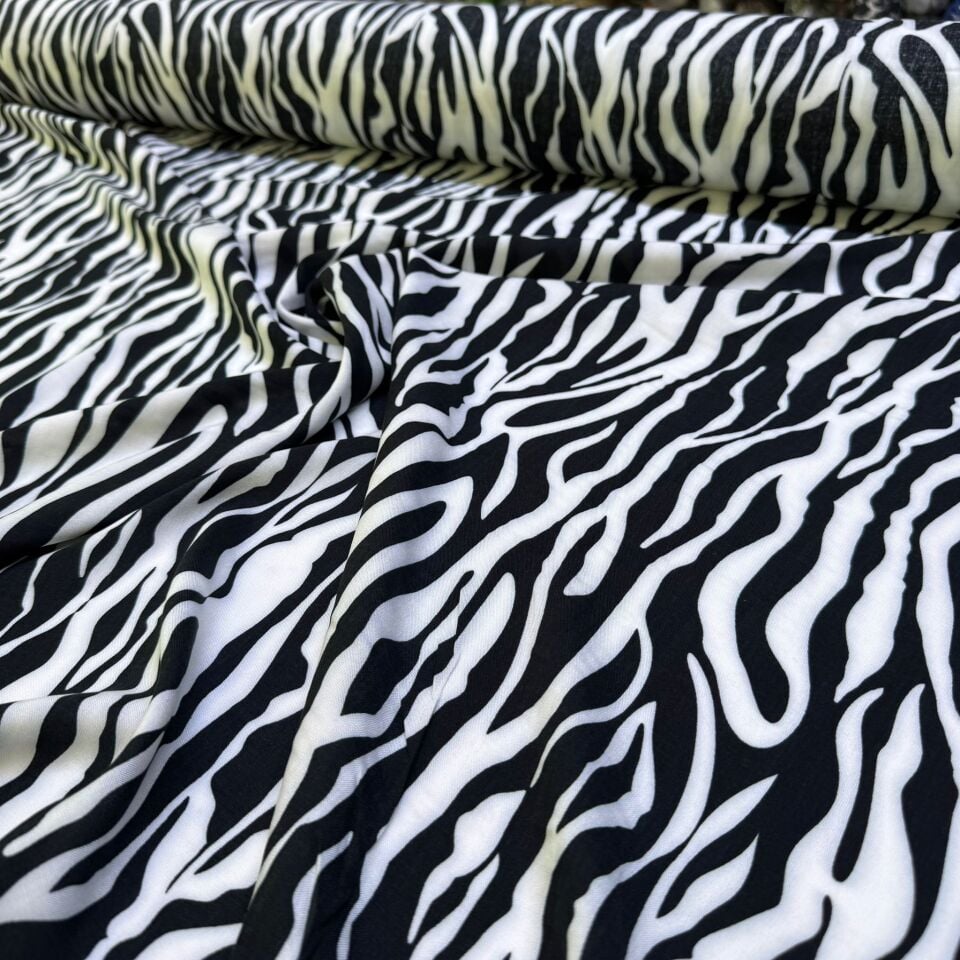 İthal Viskon Kumaş %100 Pamuk Çift En Siyah Beyaz Zebra Desenli