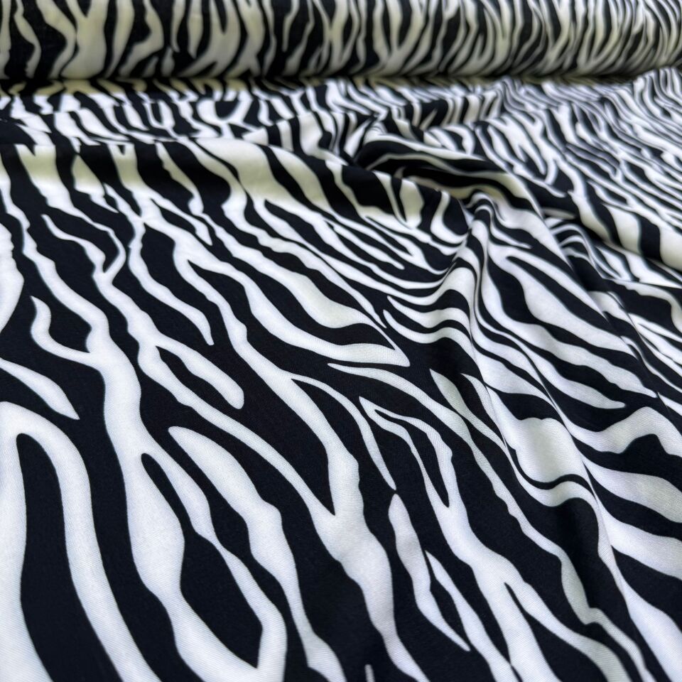 İthal Viskon Kumaş %100 Pamuk Çift En Siyah Beyaz Zebra Desenli