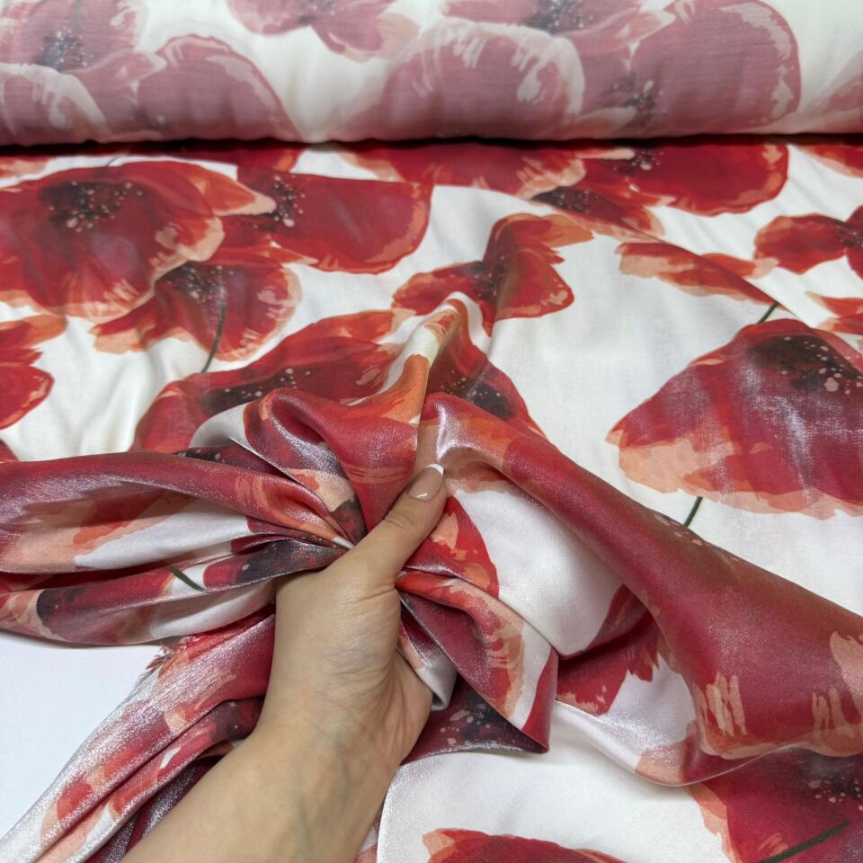 Floş Saten Kumaş Parlak Işıltılı Çift En Kırmızı Çiçek Desenli