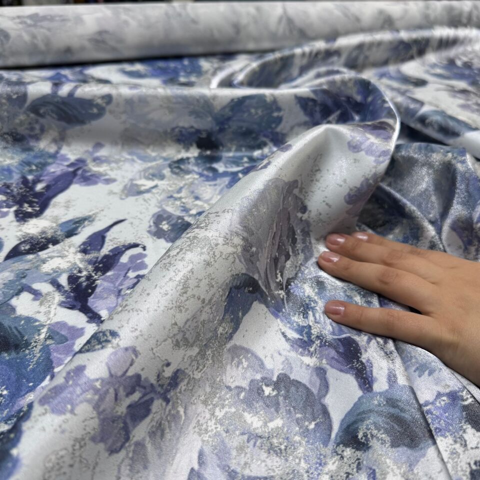 Floş Saten Kumaş Parlak Işıltılı Çift En Lila Renk Çiçek Desenli