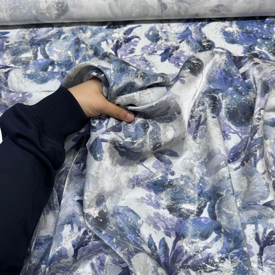 Floş Saten Kumaş Parlak Işıltılı Çift En Lila Renk Çiçek Desenli