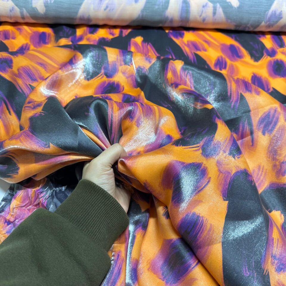 Floş Saten Kumaş Parlak Işıltılı Çift En Turuncu Desenli