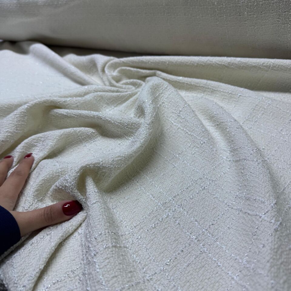 Tüvit Şanel Kumaş Çift En Kareli Kırık Beyaz Simli