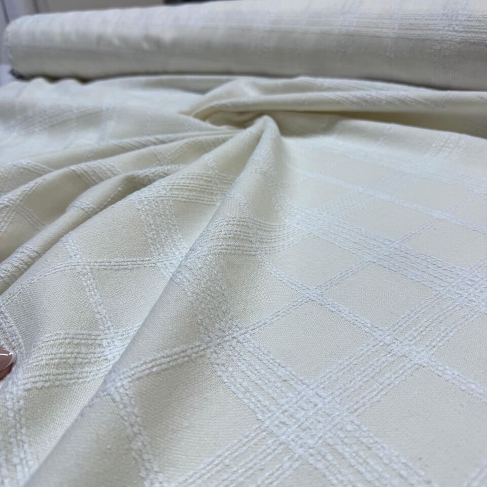 Tüvit Şanel Kumaş Çift En Kareli Kırık Beyaz