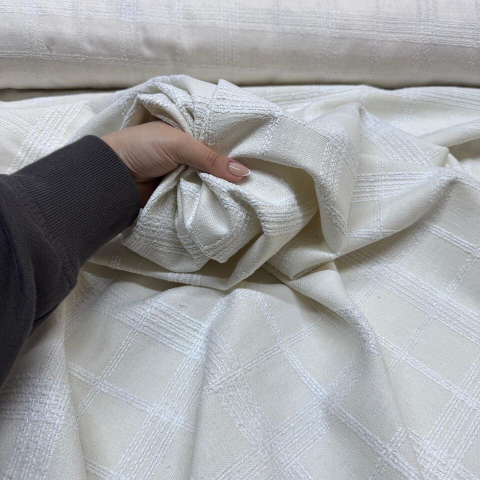 Tüvit Şanel Kumaş Çift En Kareli Kırık Beyaz